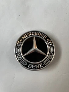 Orig. Mercedes Emblem Stern vorne schwarz GT CLA GLA SLK W206 S206  A0008171306 - Bild 1 von 3