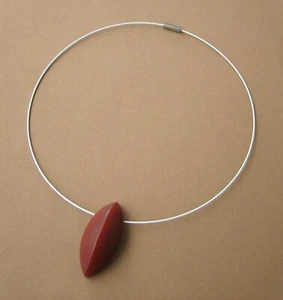 Halsreif Stahl weiß 45 cm Magnetverschluss mit 45 mm Karneol Navette - Bild 1 von 4