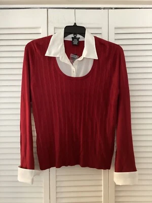 Suéter rojo con cuello blanco Foto 1 de 4