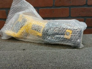 Dewalt DC385 Morsetto lama a 4 vie 18 V velocità variabile -***NUOVO*** - Foto 1 di 9