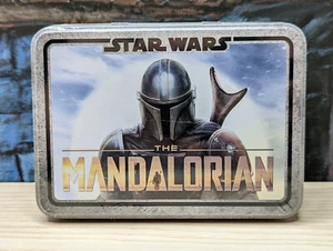 Star Wars Mandalorian Edición Especial Juego de Cartas Juego Lata NUEVO SELLADO Regalo - Imagen 1 de 5