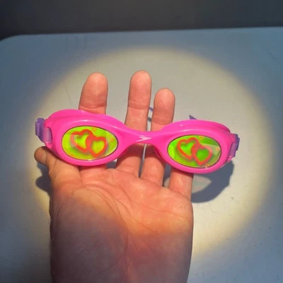 Vintage Hologram Goggles Pink Speedo 3D Hearts Heart Swimming Accessory - Image 1 of 3