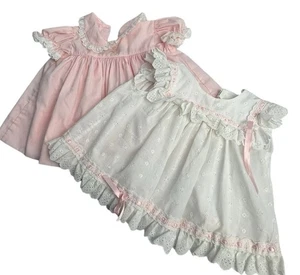 Vintage Baby Kleid mit Schürze C I Castro & Co 12 Monate rosa weiß Spitzenband - Bild 1 von 12