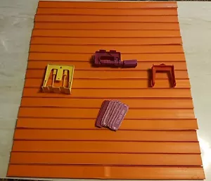 MATTEL HOT WHEELS- 19 Two Foot Tracks with Extras Pre-Owned 1967 - Picture 1 of 6
