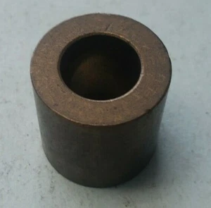 Buje de aceite de bronce genuino NOS COMET 10857 S300 S350 S400 1/2" x 7/8" x 7/8" - Imagen 1 de 5