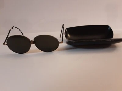 Gafas de sol plegables Ferarri Aviator de colección negras con estuche marrón tinte negro estuche Foto 1 de 4