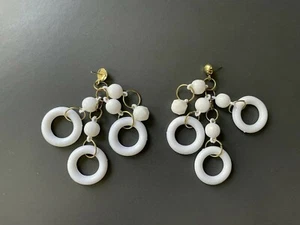 Vintage klobige weiße Creolen Kronleuchter Ohrhänger 3" - Bild 1 von 6