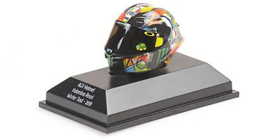 Minichamps 399190066 HELMET AGV VALENTINO ROSSI WINTER TEST 2019 1:8 - Bild 1 von 2