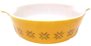 Vintage Pyrex Glass Round Casserole Bowl Town & Country 1 Pint #471 (NO LID) - Picture 1 of 6