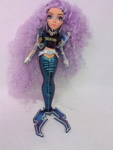 Mermaze Mermaidz Farbwechsel Riviera Meerjungfrau Modepuppe mit Zubehör - Bild 1 von 4