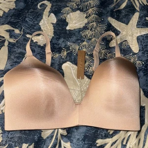 NUEVO CON ETIQUETAS SKIMS Sujetador Forma Inalámbrica Ligeramente Forrado Sams Talla 34DDD Bonito $50 - Imagen 1 de 15