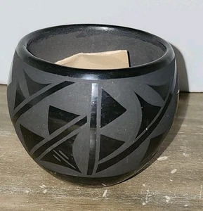 Vtg 1980's Santa Clara Black Clay Pottery Small Bowl, Signed - Picture 1 of 4
