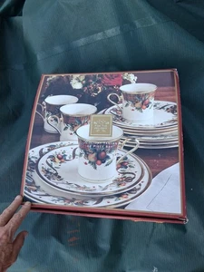 NEW LENOX HOLIDAY TARTAN 4 Piece Place Setting - 12 Pieces Mugs Boxed - Picture 1 of 7