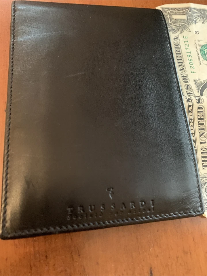 Cartera TRUSSARDI Hombre Negra - Cuero Suave y Duradero Ret 225USD  Foto 1 de 4