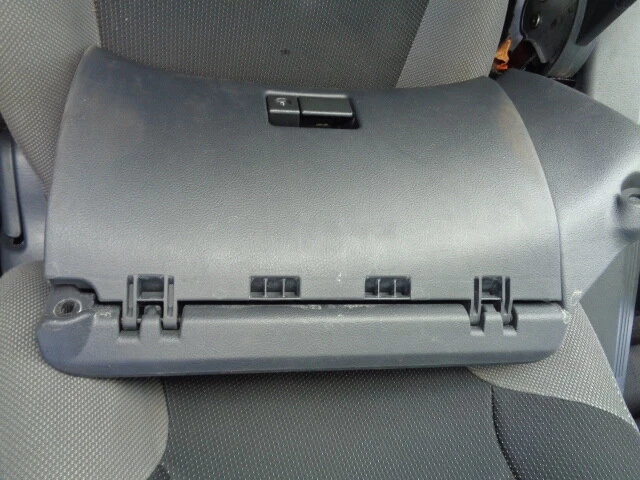 CAIXA DE LUVAS TOYOTA CELICA 2000 - 2005 - Imagem 1 de 1