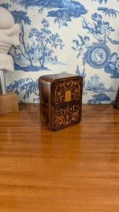 Kartenetui aus Holz und Intarsien Renaissance Dekor Epoche Napoleon III - Bild 1 von 15