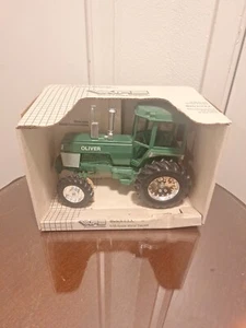 SCALE MODELS 1/16 SPIRIT OF OLIVER WFE TOY TRACTOR CHROME EDITION 1998 - Picture 1 of 17