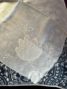tulip Hanky Handkerchief Madeira Vtg White on White Applique and Embroidery 4 - Picture 1 of 4