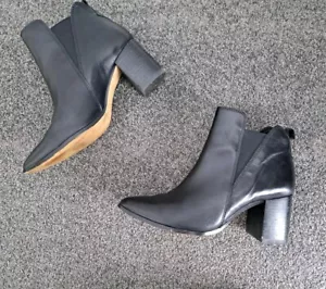 Jane Debster Black Leather Boots Size 7 /38 - Picture 1 of 6