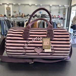 Neu mit Etikett Juicy Couture Pink Barrel DuffleBag Reiseetui Zylinder Velours gestreift neu - Bild 1 von 15