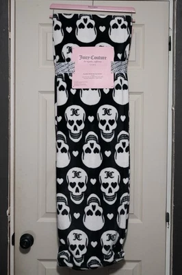Juicy Couture Home Halloween Throw - Corazones calaveras negros/blancos nuevos con etiquetas Foto 1 de 2
