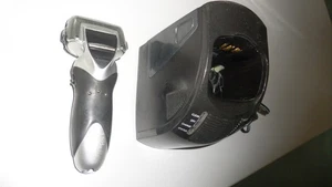 Panasonic ES- 8109  Akku Rasierer mit Reinigungsstation und Ladegerät - Bild 1 von 5