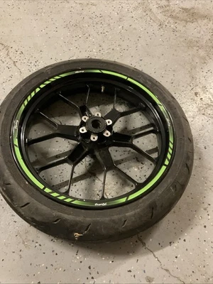 APRILIA DORSODURO 750 RUEDA DELANTERA Y NEUMÁTICO 2010'-2016 recto Foto 1 de 4