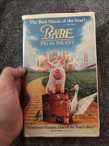 Babe Pig in the City VHS Tape Clamshell - Picture 1 of 4