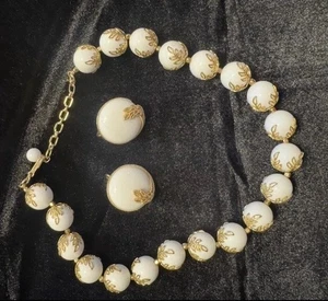 Vintage Krone Trifari Halskette und Ohrringe Blattgold gekappt weiß Lucite - Bild 1 von 2