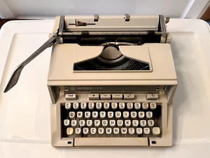 1970s Hermes 3000 Vintage Portable Typewriter - From Germany - Picture 1 of 11