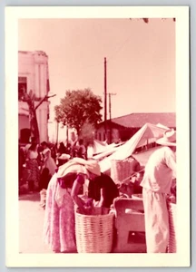 Fotos encontradas vendedores y compradores mercado de Tehuantepec vacaciones en México años 50 - Imagen 1 de 2