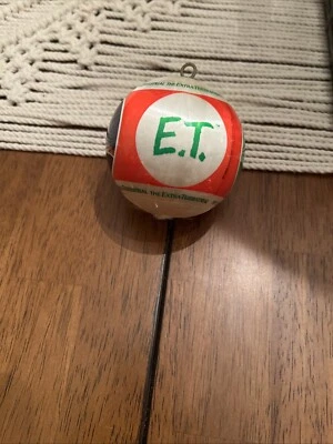 De colección 1982 Universal City Studios Inc ET 3" Redondo Adorno de Navidad Bola de Satén Foto 1 de 3