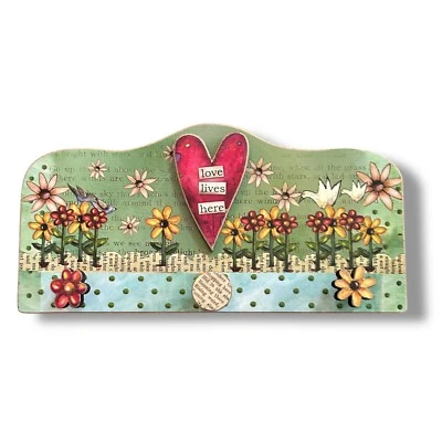 “Love Lives Here” Heart Wall Mounted Key Holder Colorful Flower Knob Joyful Nest - Image 1 of 4
