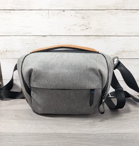 Peak Design Everyday Sling 5L (Ash Gray) Discontinued/Retired - Picture 1 of 16