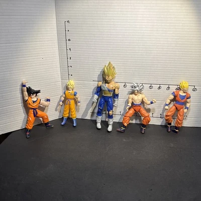 "Lote de figuras de acción vintage Dragonball Z 8"" Battle Damaged Vegeta + extras" Foto 1 de 4