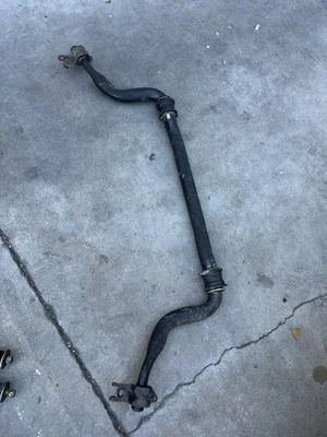 04-09 Barra estabilizadora delantera Lexus GX470 con KDSS (suspensión dinámica) Foto 1 de 4