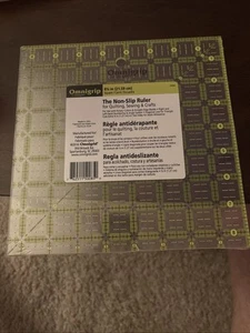 Omnigrip Omnigrid 8,5" x 8,5" Quadrat Quilten Lineal Neon Grün Linien RN85 Neu - Bild 1 von 2