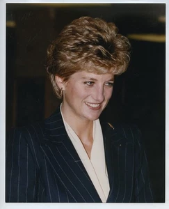 Colour Photograph Of Diana Princess Of Wales By Kent Gavin c1992 - Picture 1 of 3