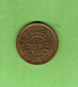 PORTUGUESE MACAU 1975 10 AVOS BRONZE COIN - Picture 1 of 2