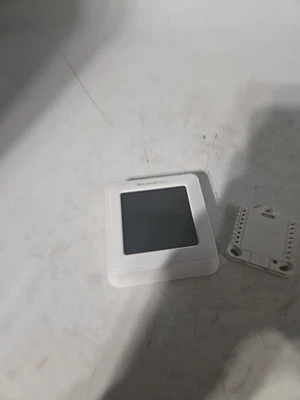 Honeywell Home RTH8560D 7 Day Programmable Touchscreen Thermostat - Image 1 of 4