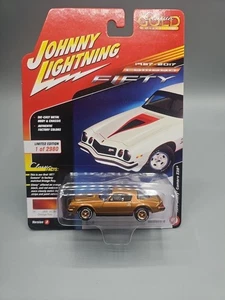 Johnny Lightning Classic Gold Collection 1977 Chevy Camaro Z28 White Lightning - Picture 1 of 3