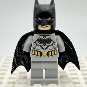 LEGO Batman Gold Belt Minifigure Super Heroes Batman II 76117 - Picture 1 of 12