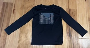 UNDER ARMOUR BOYS BLACK L/S GRAPHIC ATHLETIC SHIRT SIZE 5 EXCELLENT COND LD1 - Picture 1 of 3