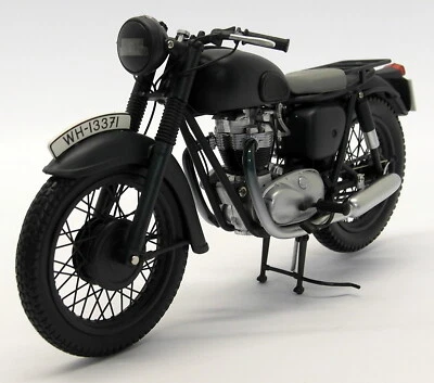 Minichamps 1/12 Scale Diecast 122 133500 Triumph TR6 Steve McQueen Great Escape - Image 1 of 4