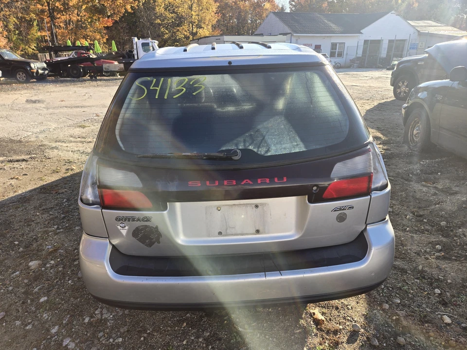 00 01 02 03 04 SUBARU LEGACY Rear Bumper Assembly Foto 1 de 4