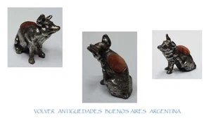 Funny lovely old metal small pig cochon pin cushion 2 ' x 2 ' or 5 cm x 5 cm - Picture 1 of 6