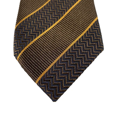 Gravata masculina Tino Cosma feita de seda na Itália clássica listra em ziguezague marrom azul - Imagem 1 de 4