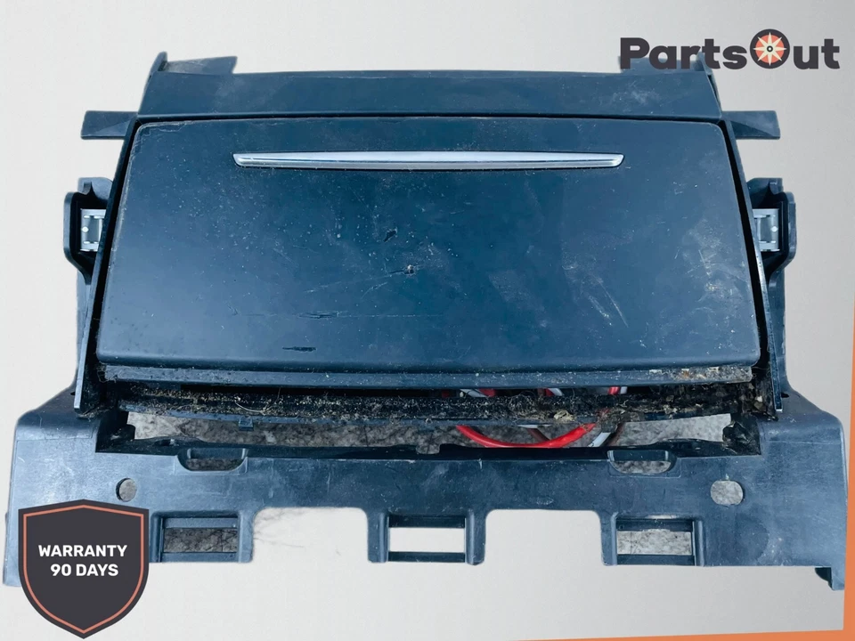 11-18 AUDI A8 QUATTRO - REAR Console Cigarette Lighter Power Outlet Assembly OEM - Imagem 1 de 4