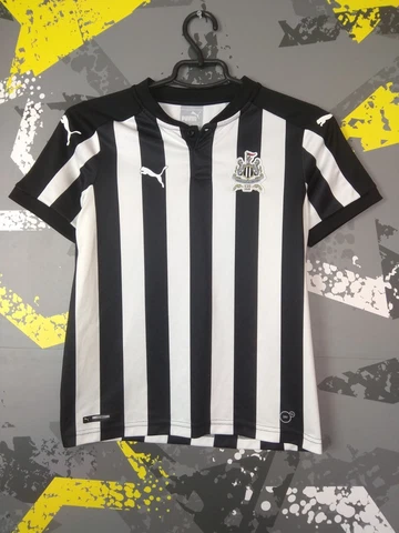 Newcastle United Home football shirt 2017 - 2018 Puma Young Size L ig93 Cover