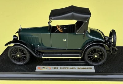 Signature Models 1920 Cleveland Roadster 1:18  Scale - Crawford Museum Series - Image 1 of 4